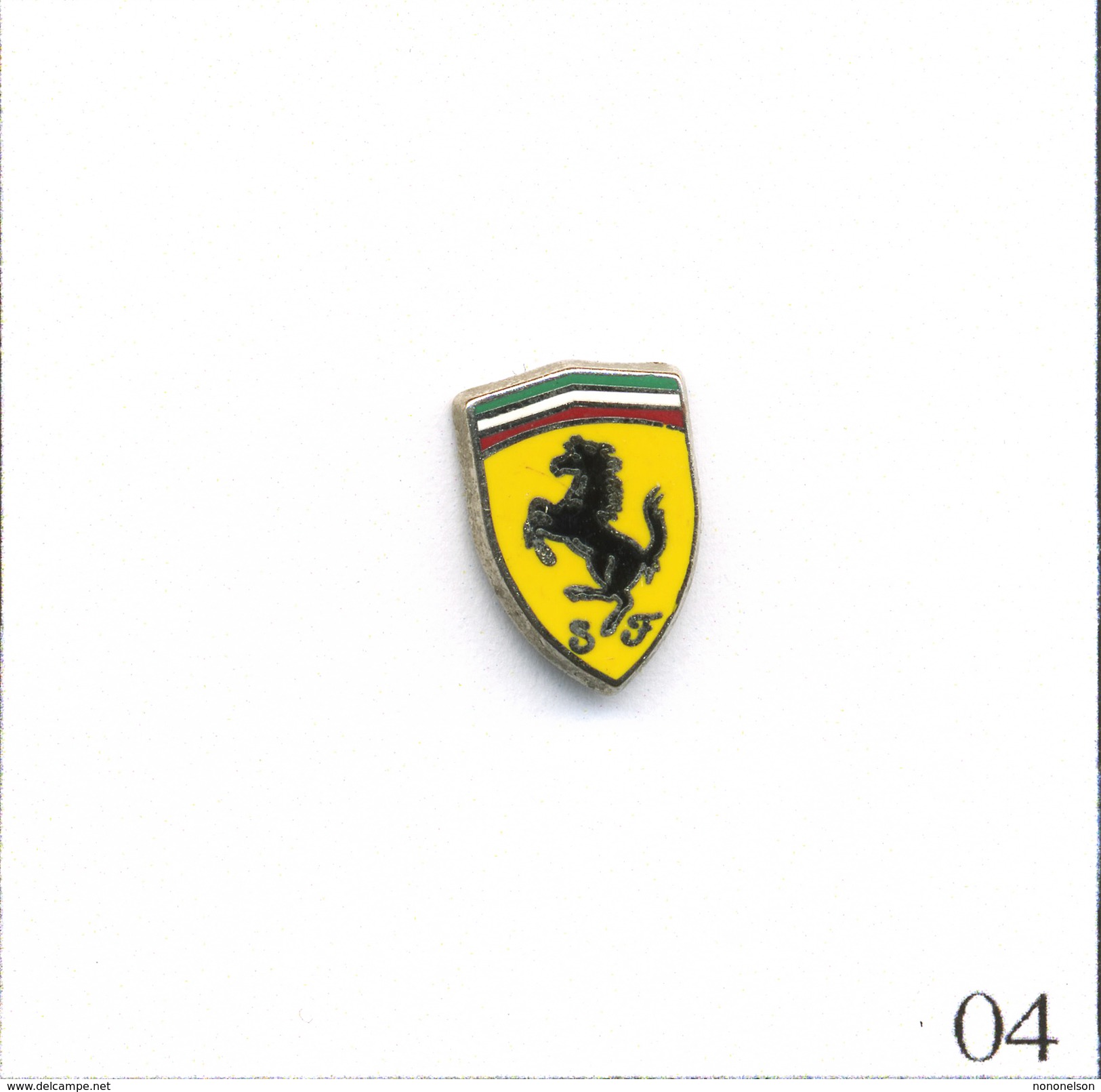 Pin's Automobile - Ferrari / Logo - Taille : 9 X 14 Mm. Non Estampillé. Zamac. T545-04 - Ferrari