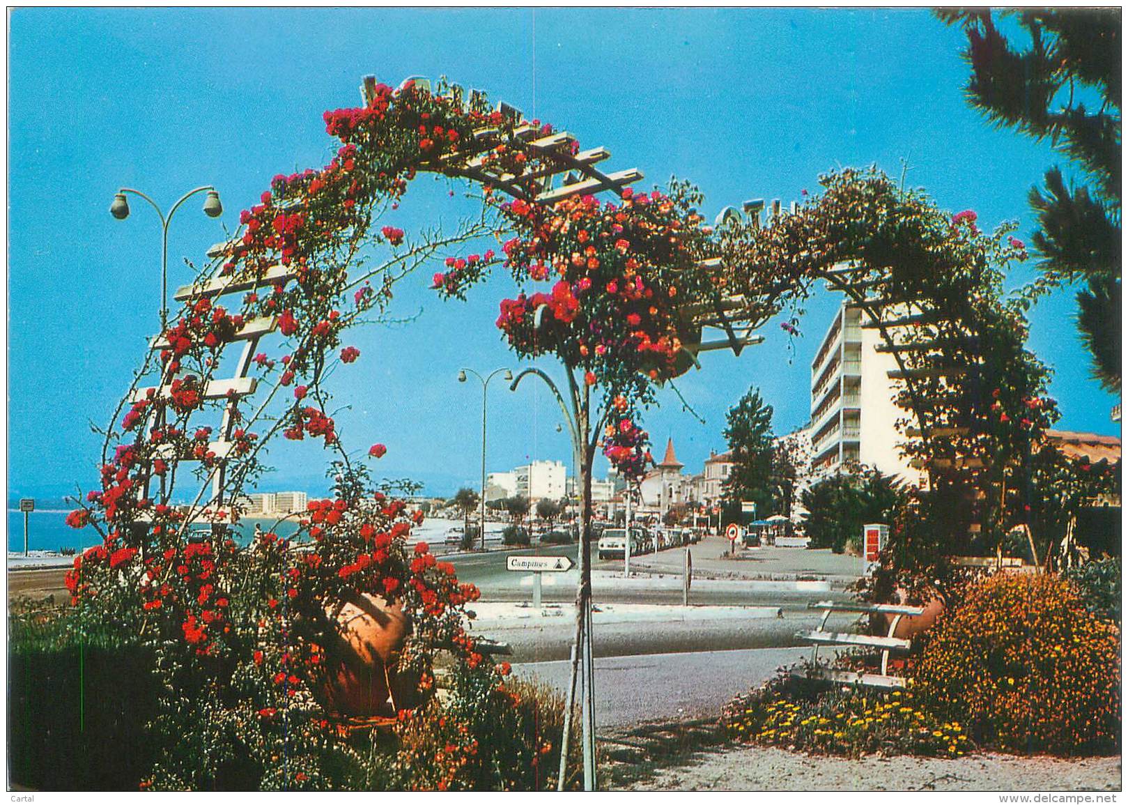 CPM - 06 - CAGNES S/MER - Cros-de-Cagnes - Echappée Sur Le Boulevard De La Mer - Cagnes-sur-Mer