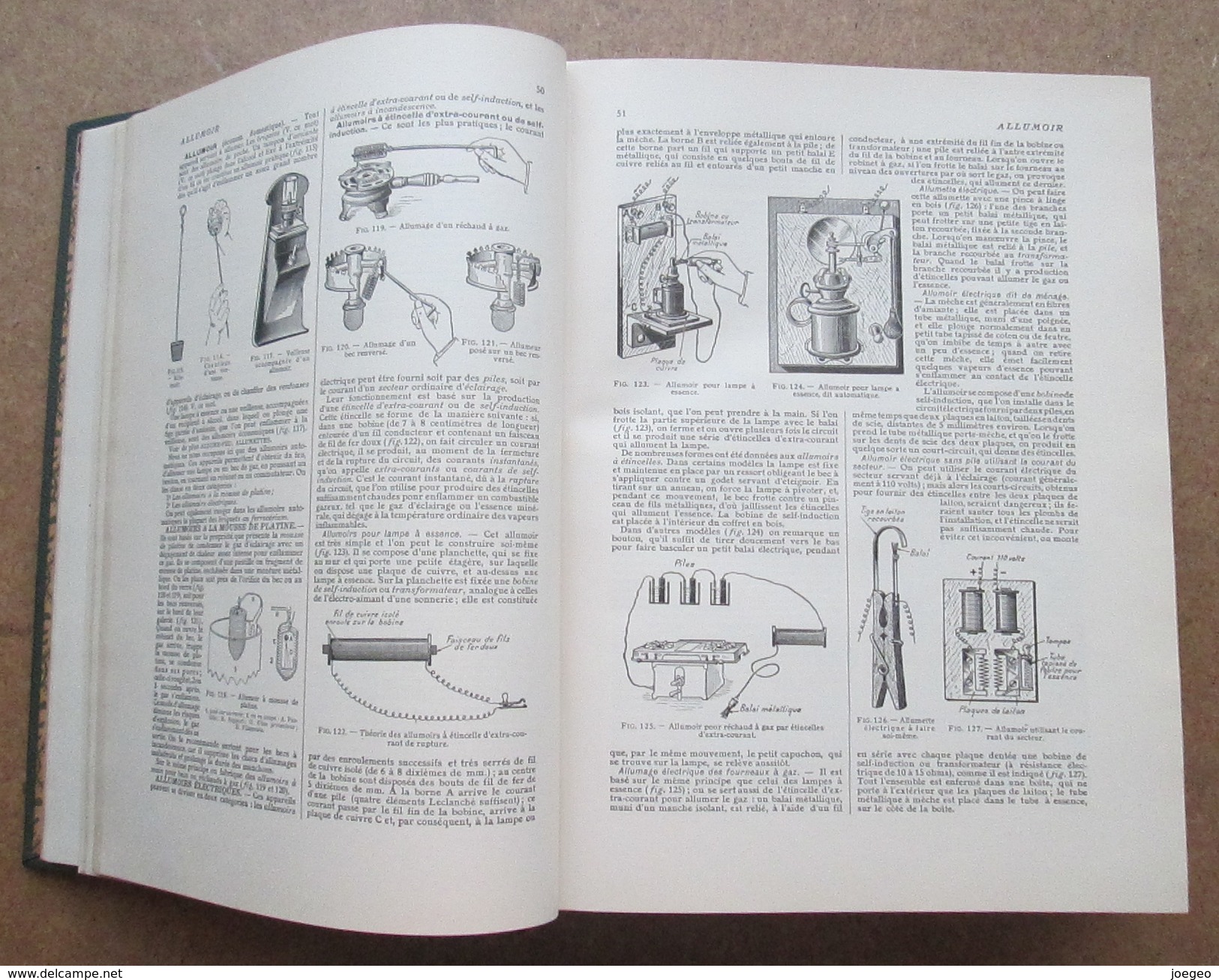 Larousse Ménager - Dictionnaire Illustré de la vie domestique - 1926 (normalement)