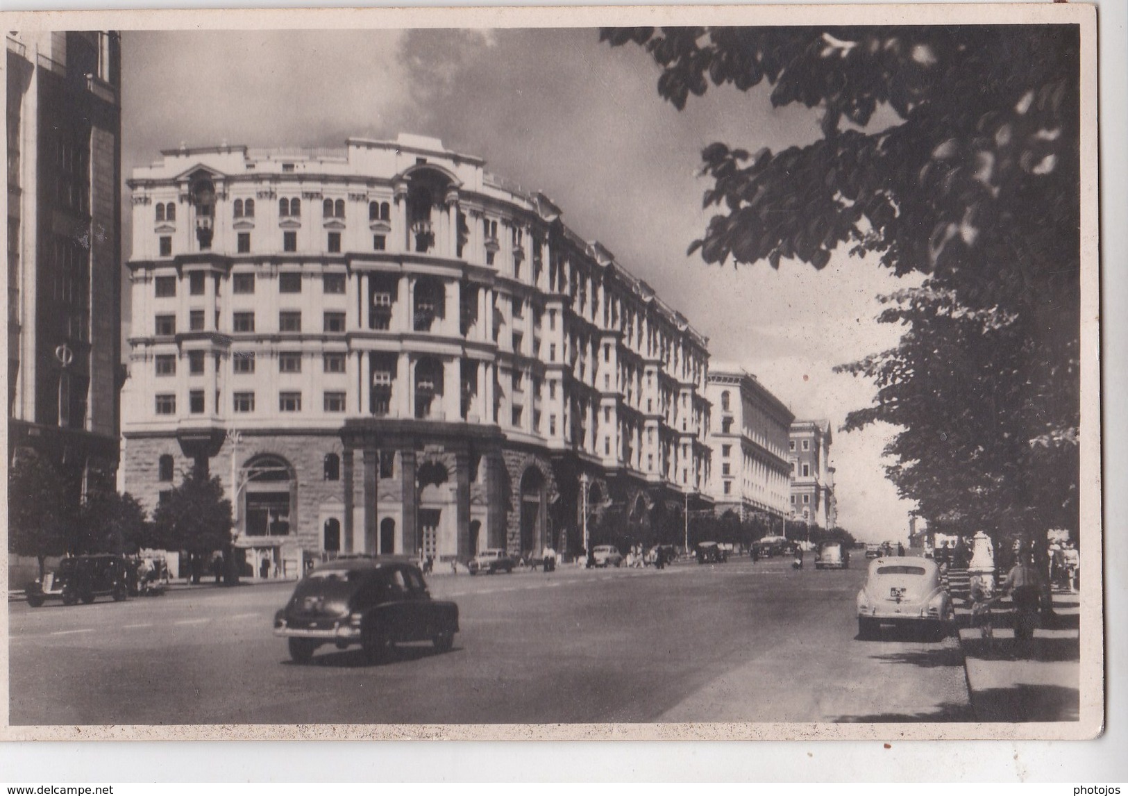 Post Card :  Moscou  (Russie) Les Nouveaux Immeubles Rue Gorki     Propagande Radio-Moscou - Russie