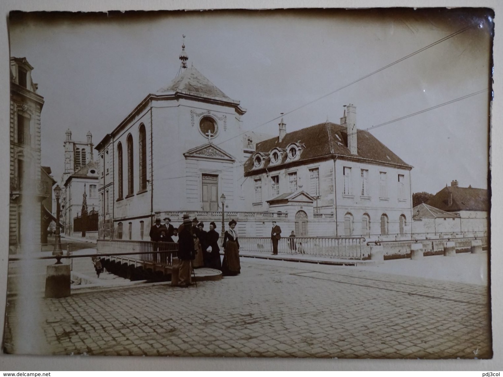 TROYES - Belle Photo Fin XIXème Pont Sur Le Canal, Rue De La Cité Et Hôtel-dieu - Lieux