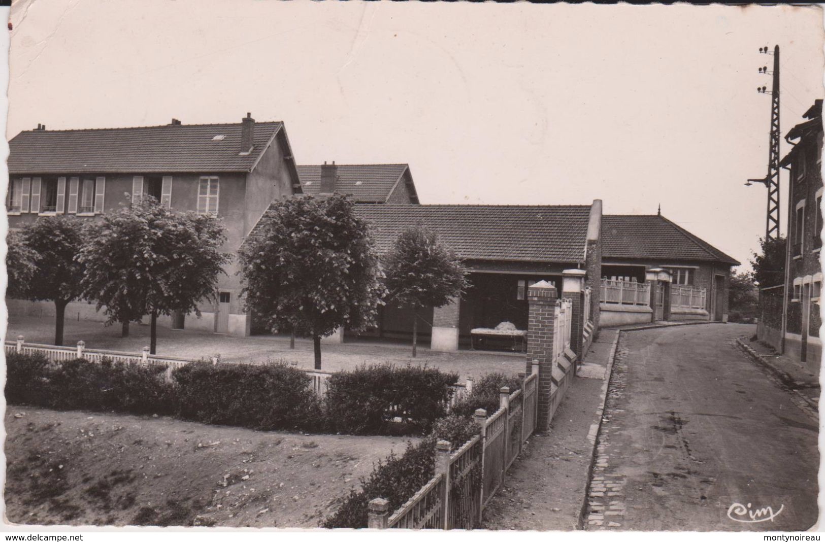 R  24 : Yvelines : CHANTELOUP  Les  VIGNES  : Les  écoles - Chanteloup Les Vignes