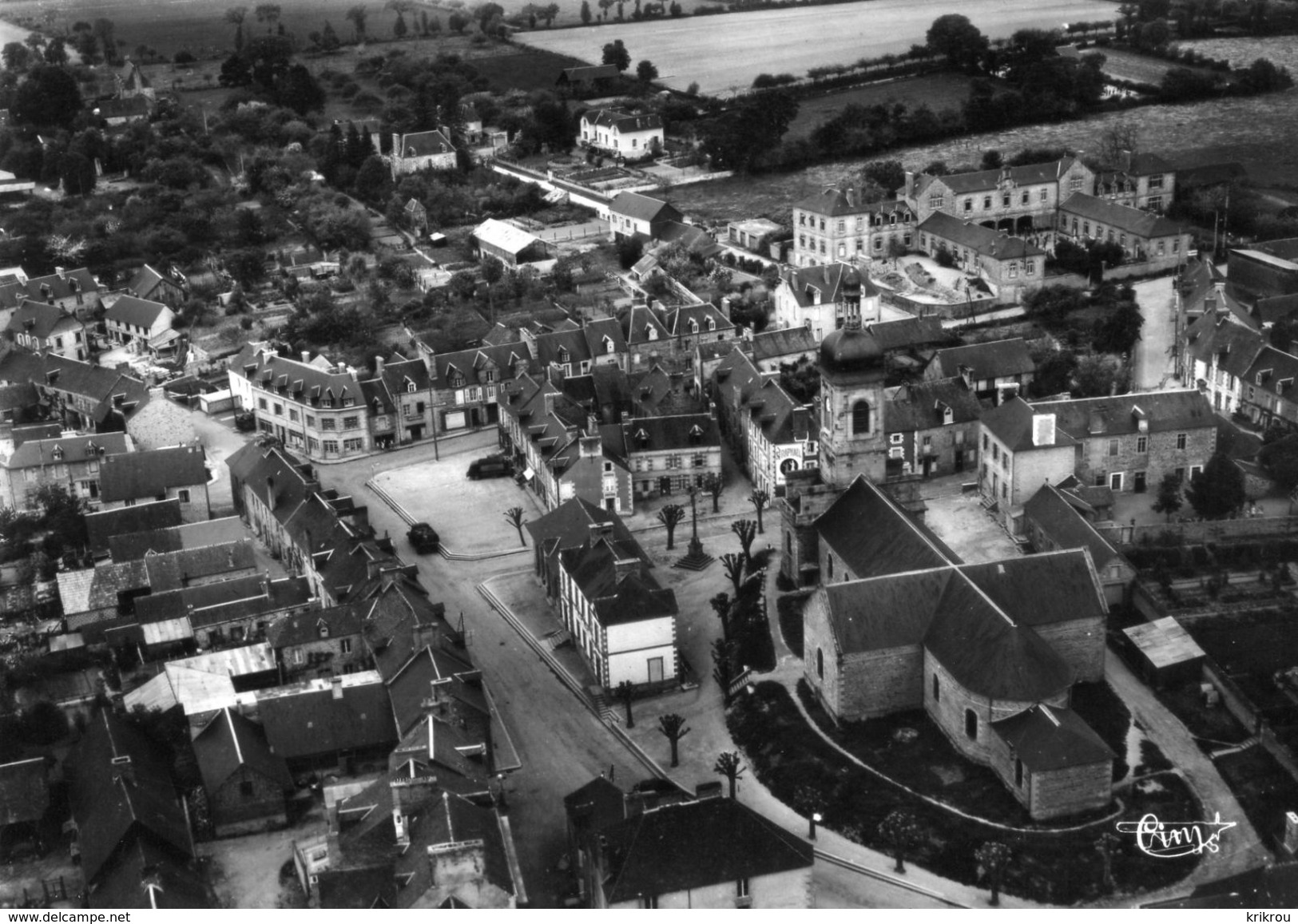 CPSM  PLEINE-FOUGERES - L'Eglise Et Les Ecoles Vue Aérienne - Autres & Non Classés