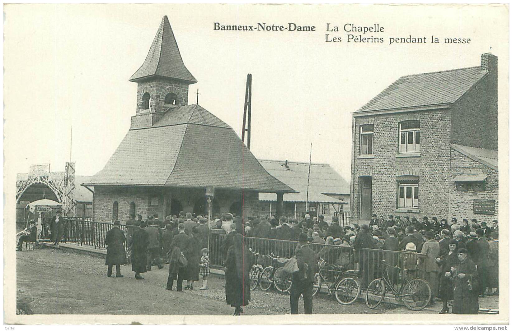 BANNEUX-NOTRE-DAME - La Chapelle - Les Pèlerins Pendant La Messe - Sprimont