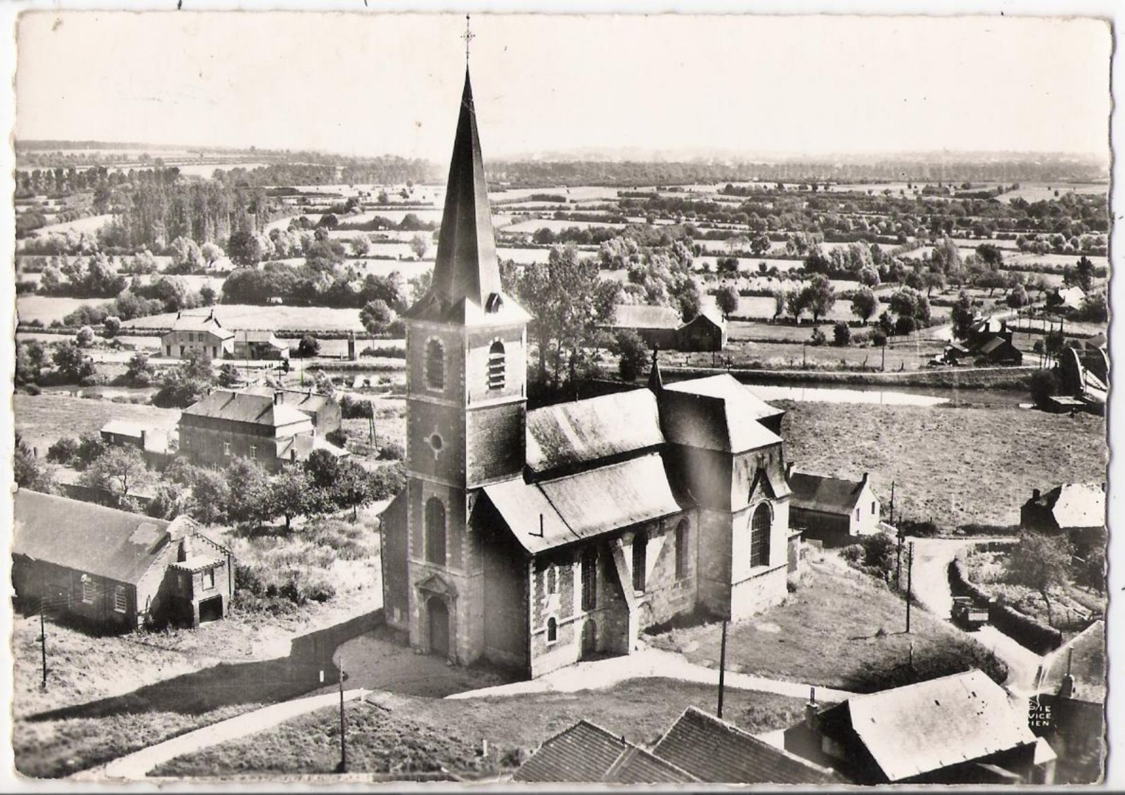 59 - PONT Sur SAMBRE - CPSM - En Avion Au Dessus De ... L' Eglise De Notre Dame Quartes - Sonstige & Ohne Zuordnung