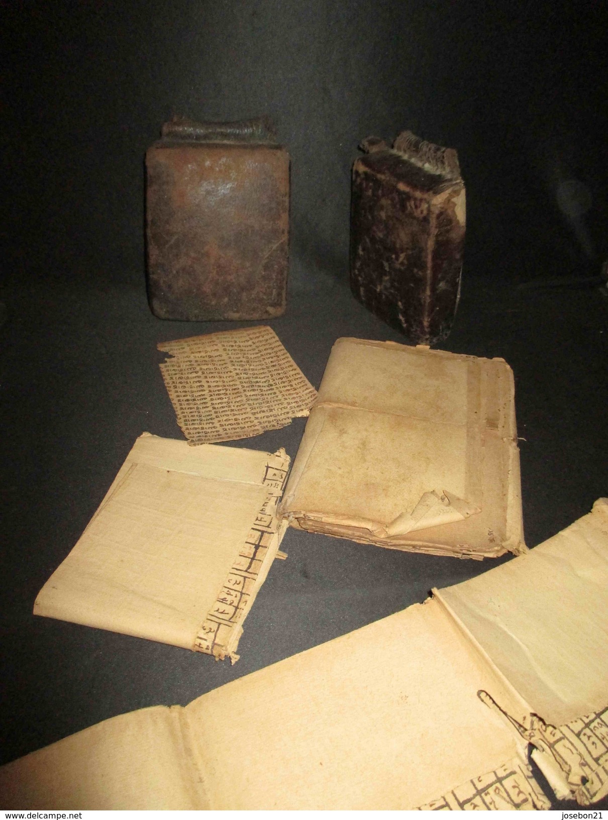 ancien talisman porte bonheur berbère manuscrit sertis dans étui cuir XIX ème