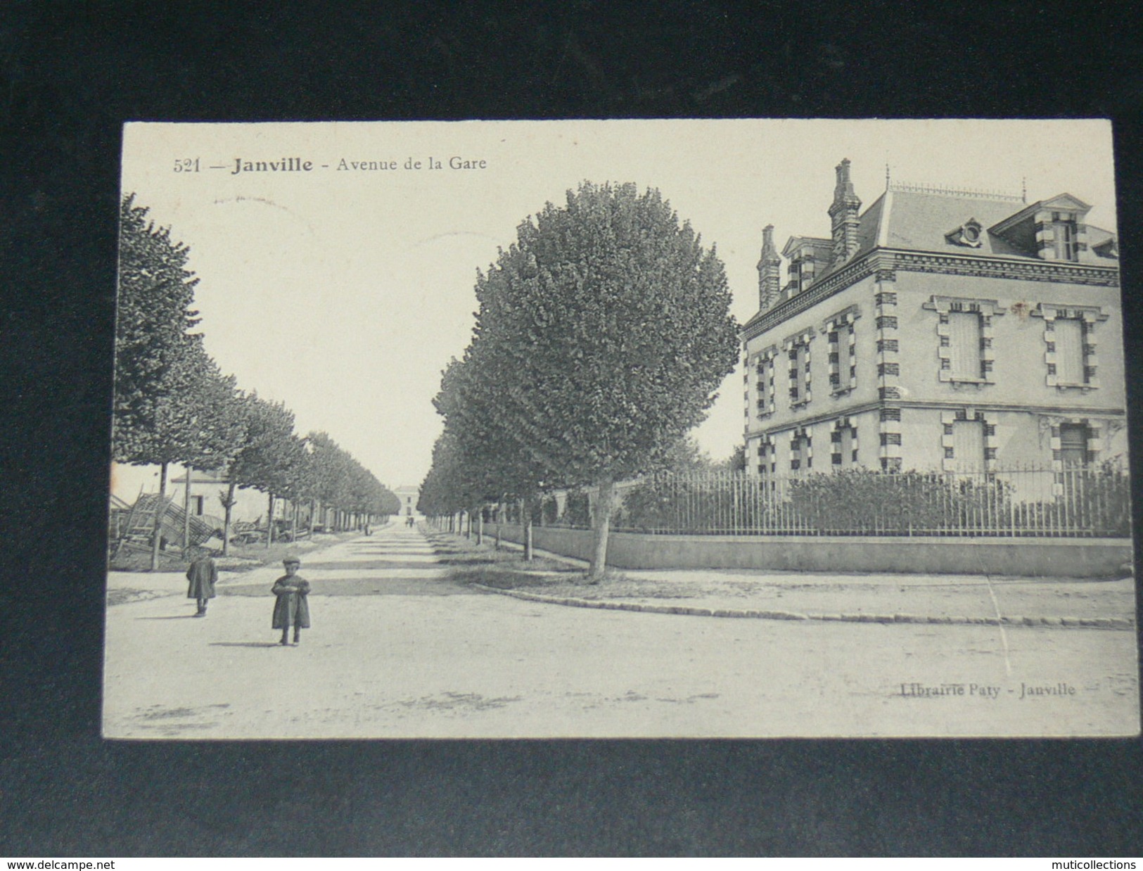 JANVILLE   / ARDT CHARTRES  1910   AVENUE DE LA GARE      CIRC  EDIT - Autres & Non Classés