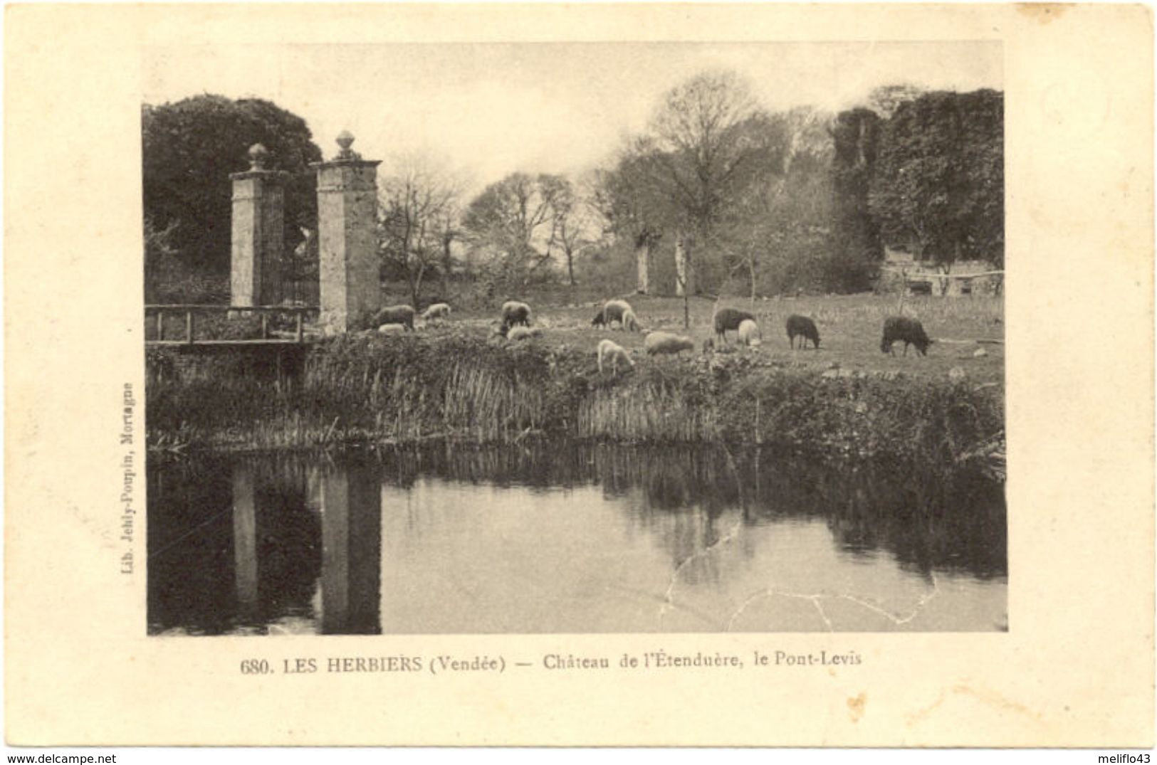 85/ CPA - Les Herbiers - Chateau De L'Etenduère, Le Pont Levis - Les Herbiers