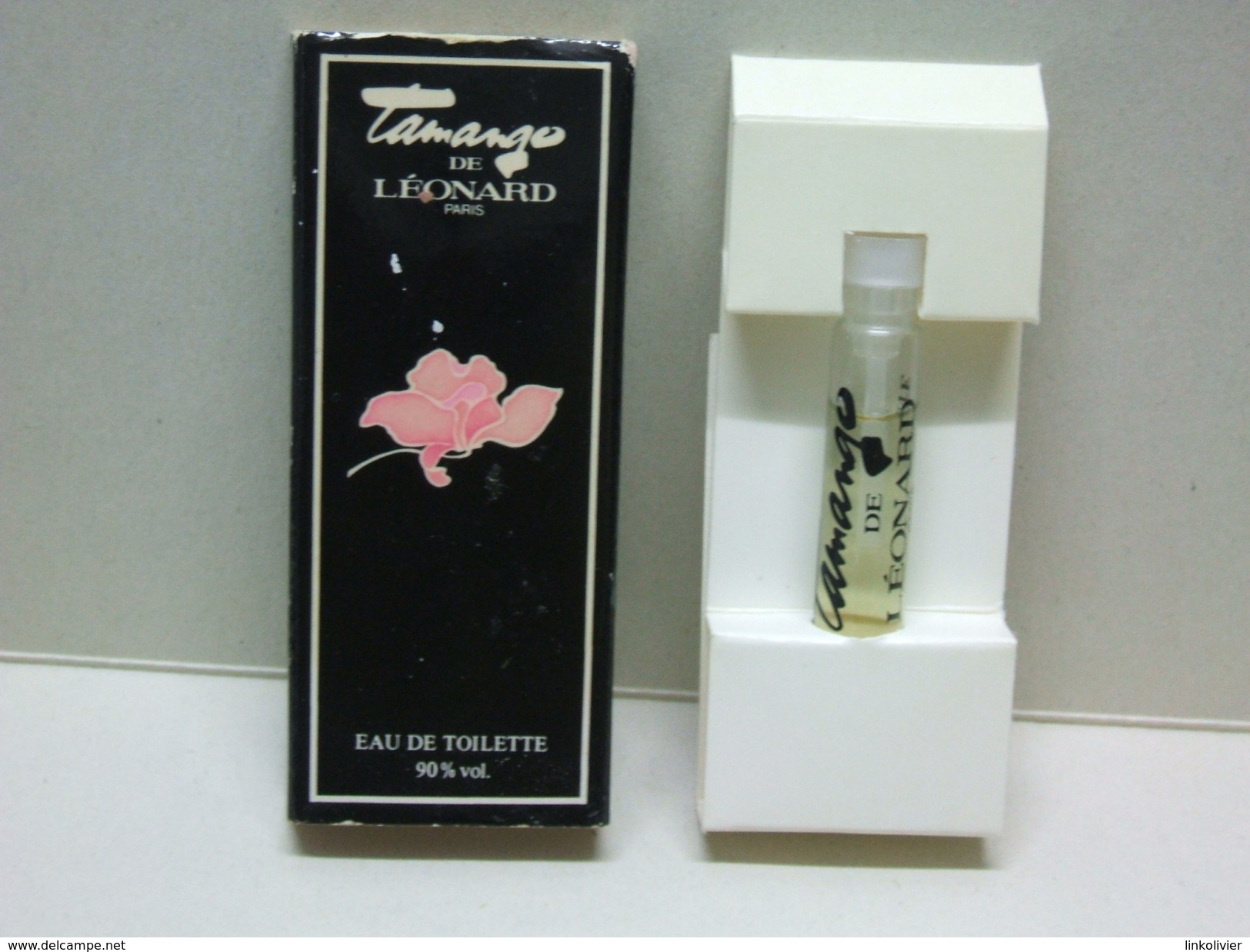 Tube Sur Carte, Miniature TAMANGO De LÉONARD Eau De Toilette Femme, échantillon Plein 2 Ml - Muestras De Perfumes (testers)