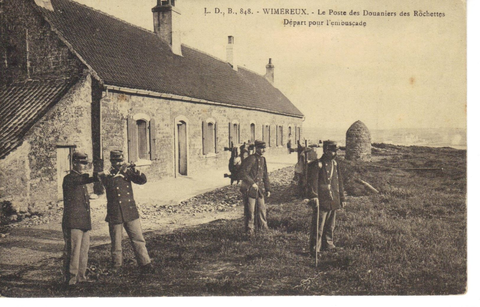 Wimereux , Environs De Boulogne Sur Mer , Le Poste Des Douanes De La Rochette , Départ Des Douaniers Pour L'embuscade - Douane