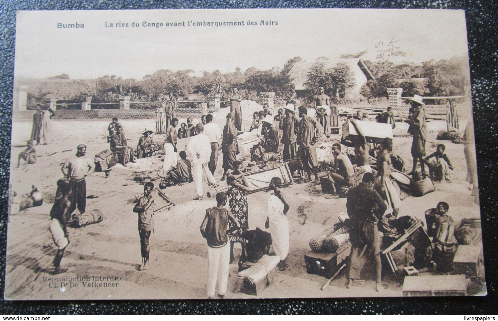 Congo Bumba Rive Congo Avant Embarquement   Cpa - Congo Belge