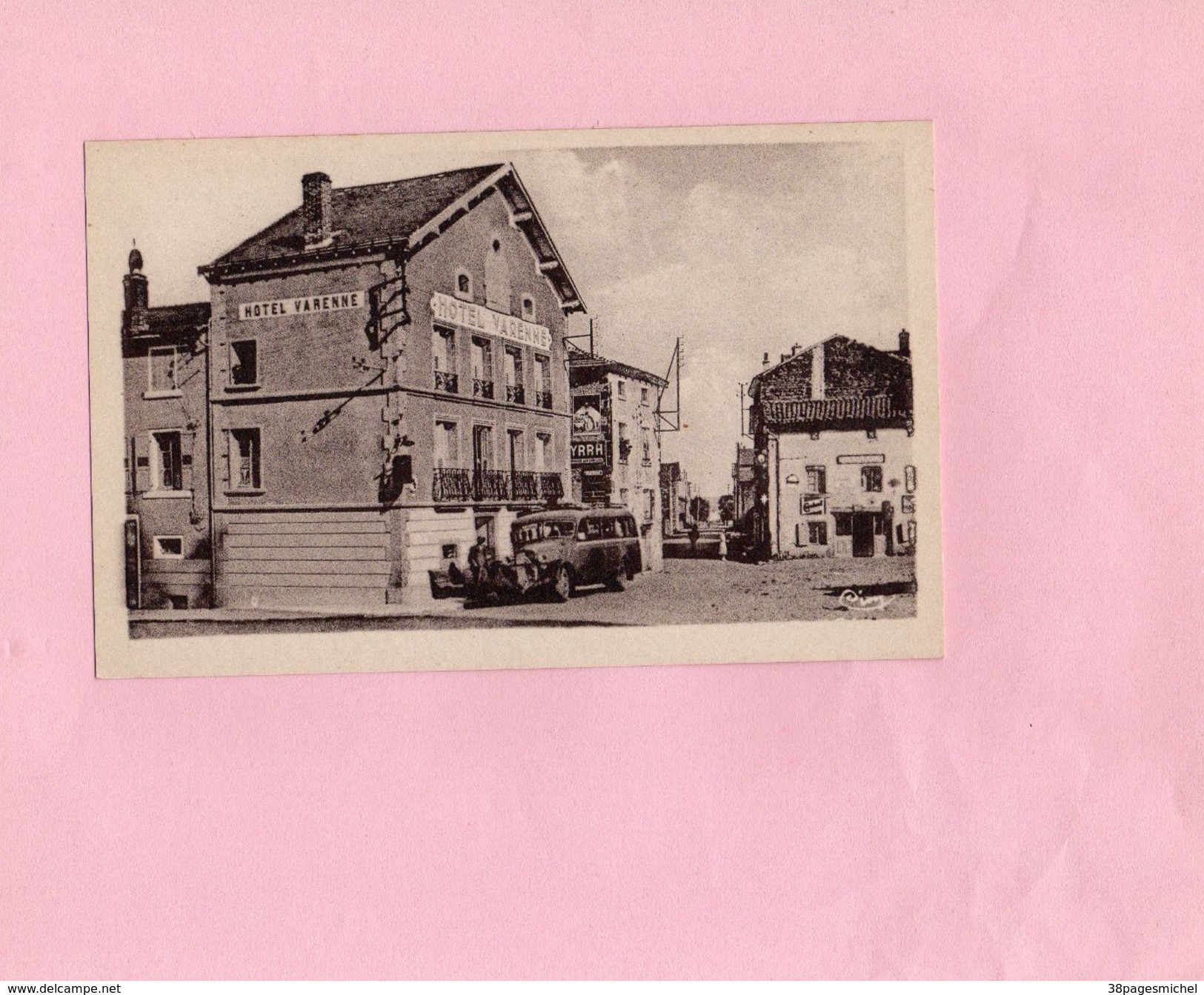 CPA - LOUDES - D43 - Route Du Puy - Arrivée De L'Autobus - HOTEL VARENNE - Loudes