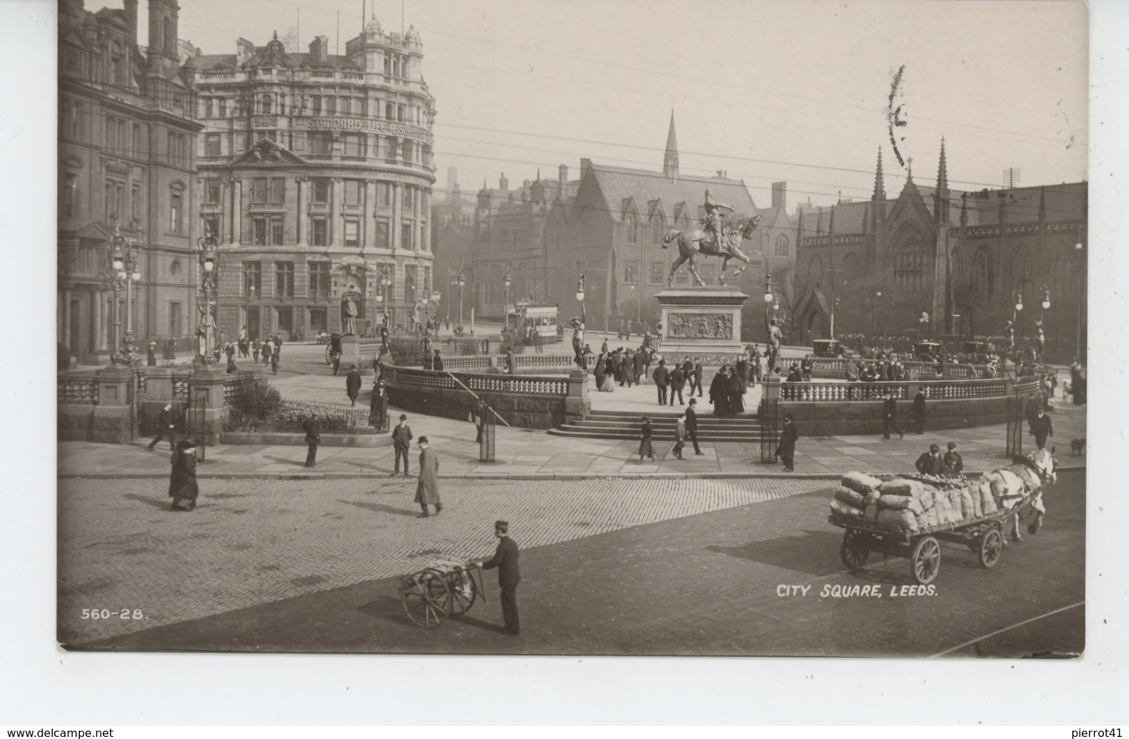 ROYAUME UNI - ENGLAND - LEEDS - City Square - Leeds