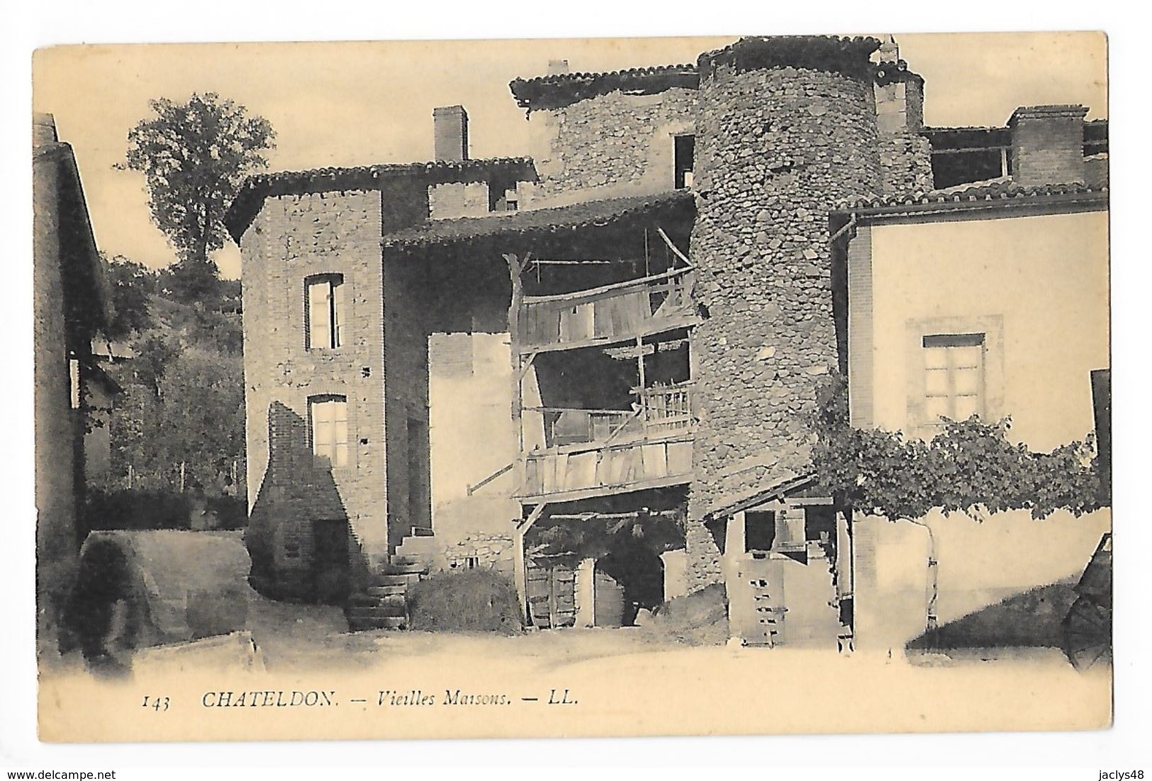 CHATELDON  (cpa 63)  Vieilles Maisons -    - L 1 - Chateldon