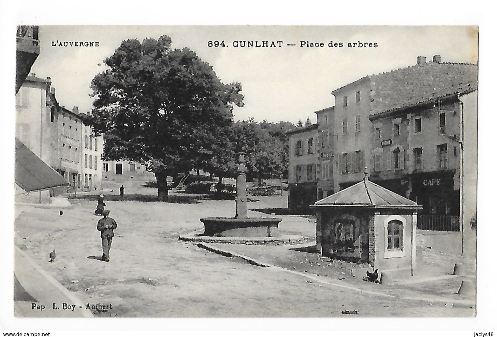 CUNLHAT  (cpa 63)  Place Des Arbres -    - L 1 - Cunlhat