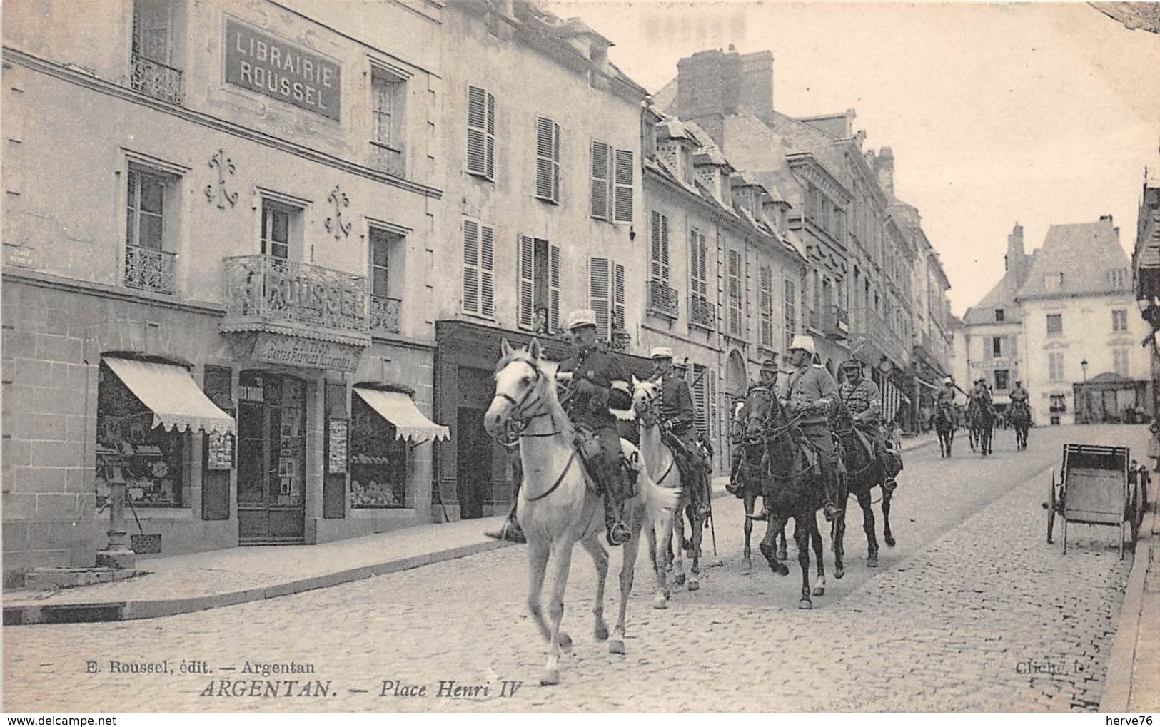 ARGENTAN - Place Henvi IV - Argentan