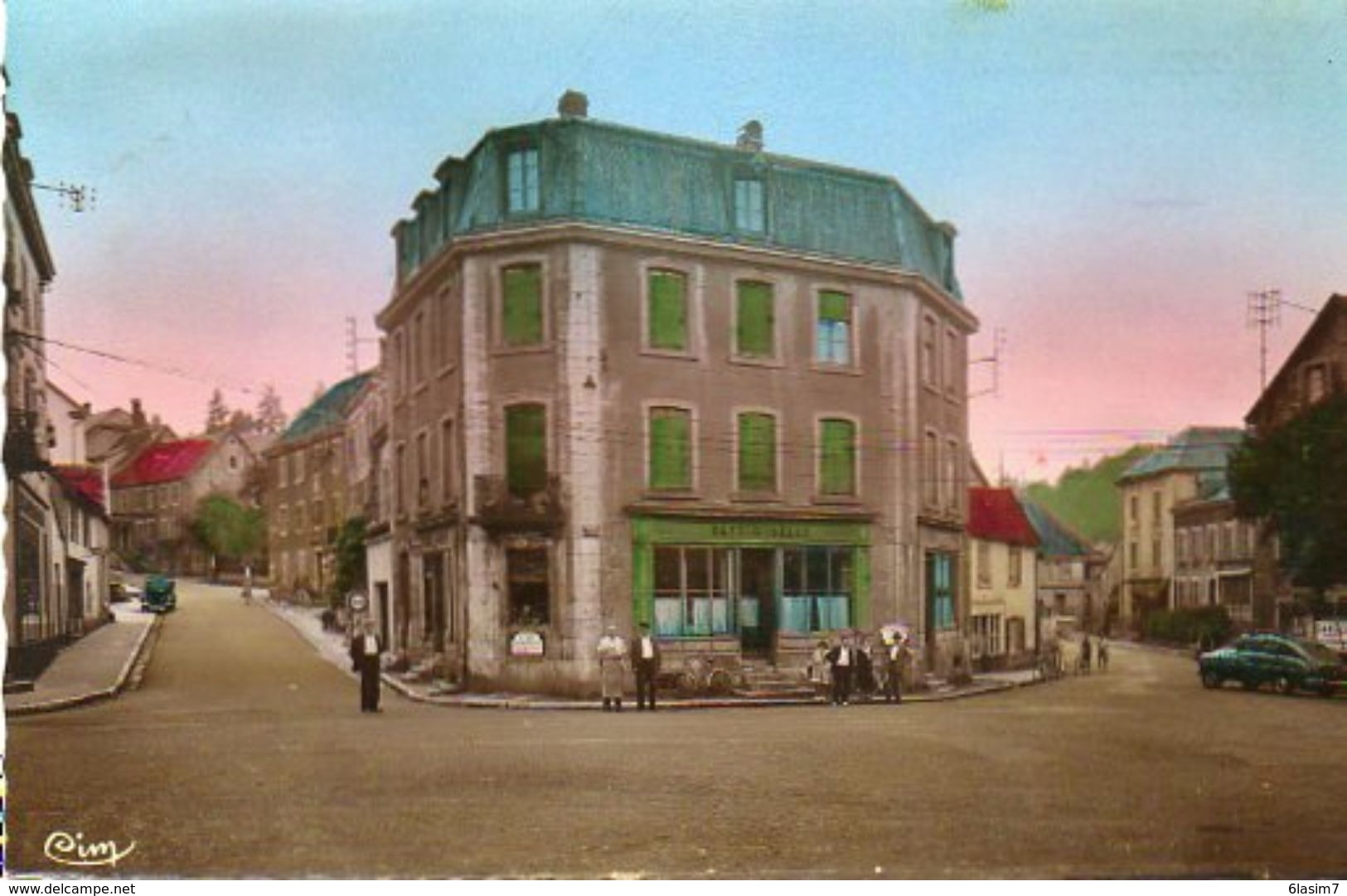 CPSM - BEAUCOURT (90) - Aspect De La Place De La République Et Du Café Beleydans Les Années 50 - Beaucourt