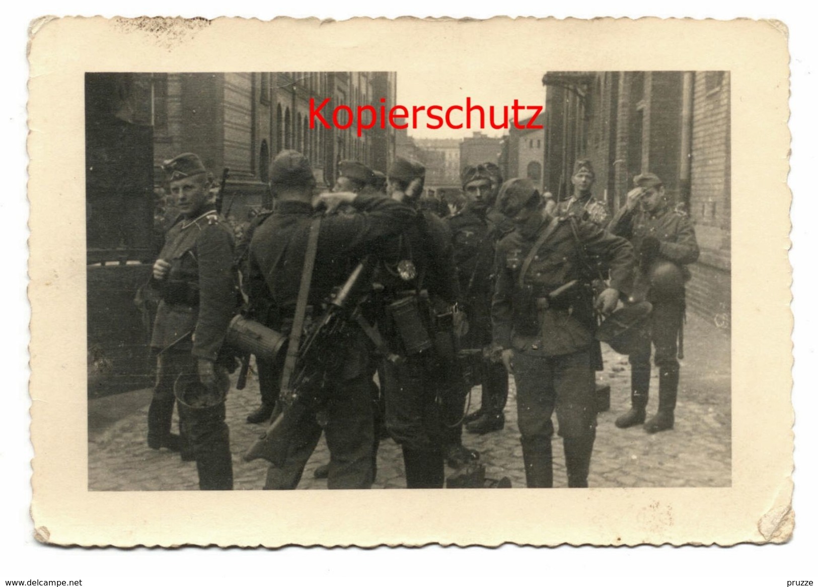 Deutsche Soldaten Mit Ausrüstung - Guerre 1939-45