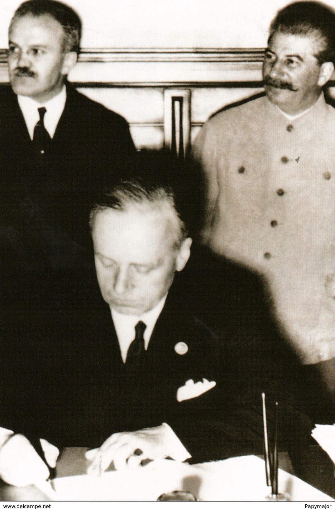 WW2 -  Von Ribbentrop, Staline Et Molotov Signent Le Pacte De Non-agression Le 23.08.1939 - 1939-45