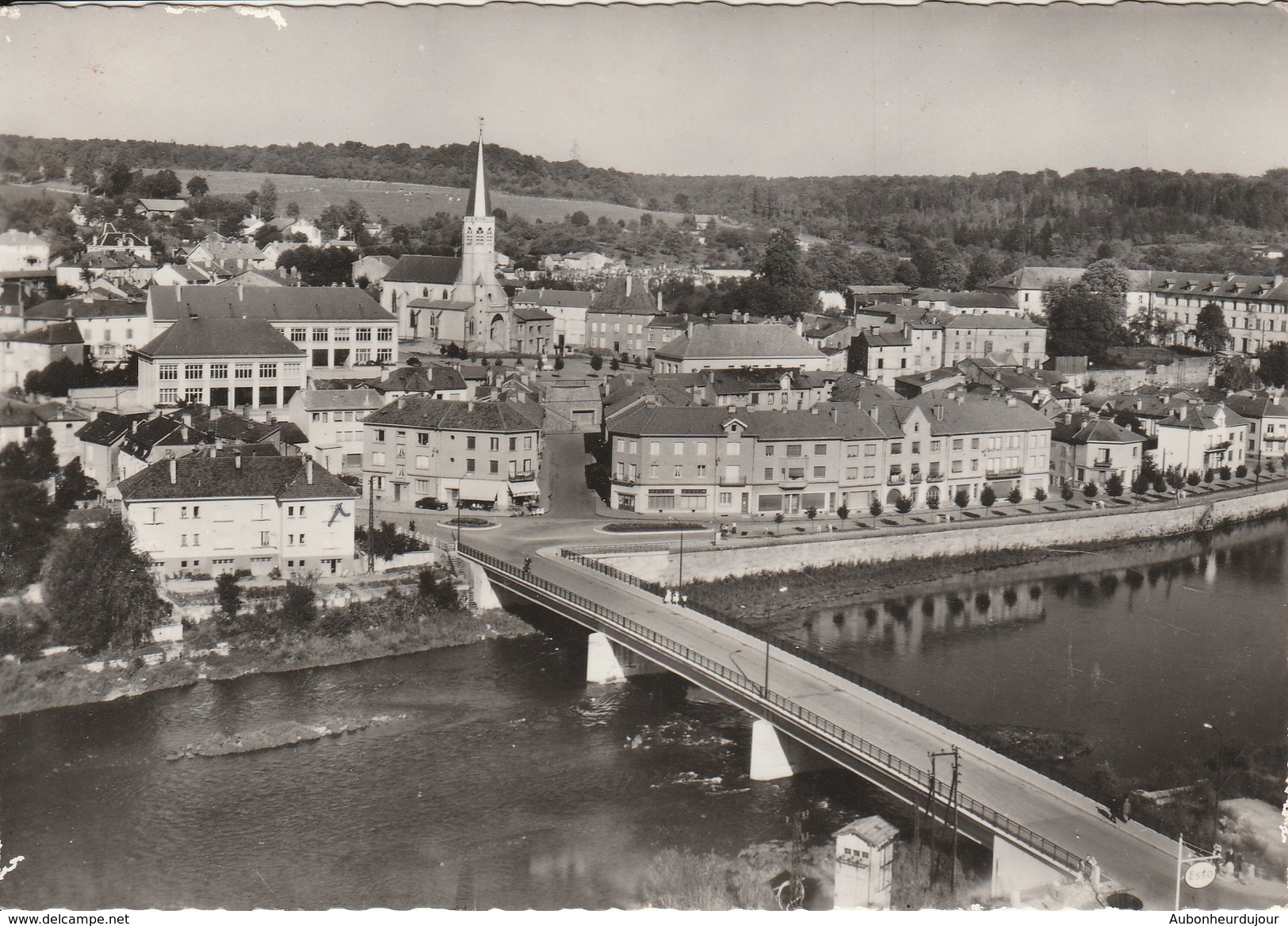 CHATEL SUR MOSELLE Le Pont Et Le Quai Jean Jaures 195D - Chatel Sur Moselle