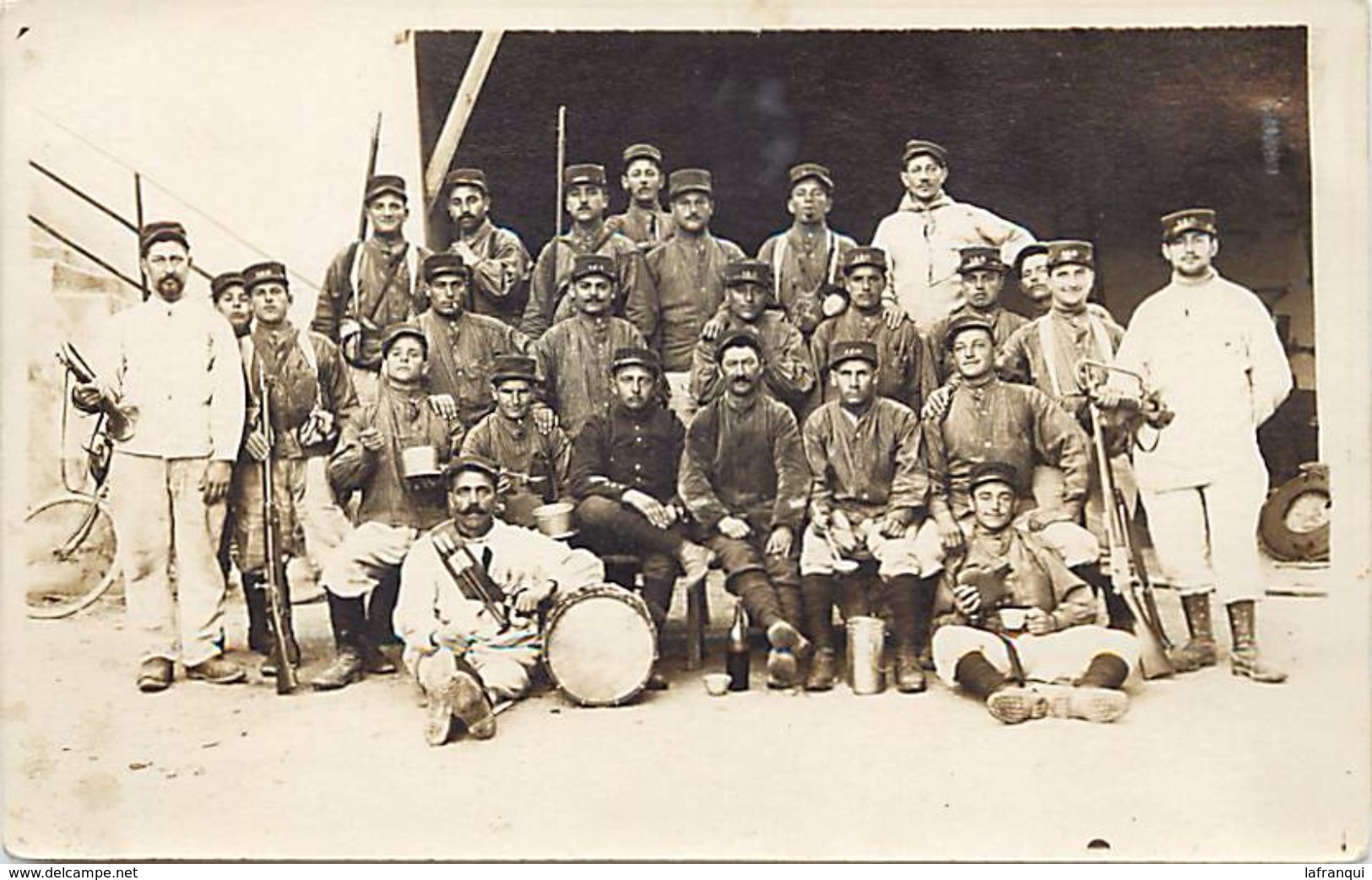 -ref  V704- Guerre 1914-18- Carte Photo- Militaires - Pierrelatte Mai 1915- Carte Photo Bon Etat  - - Autres & Non Classés