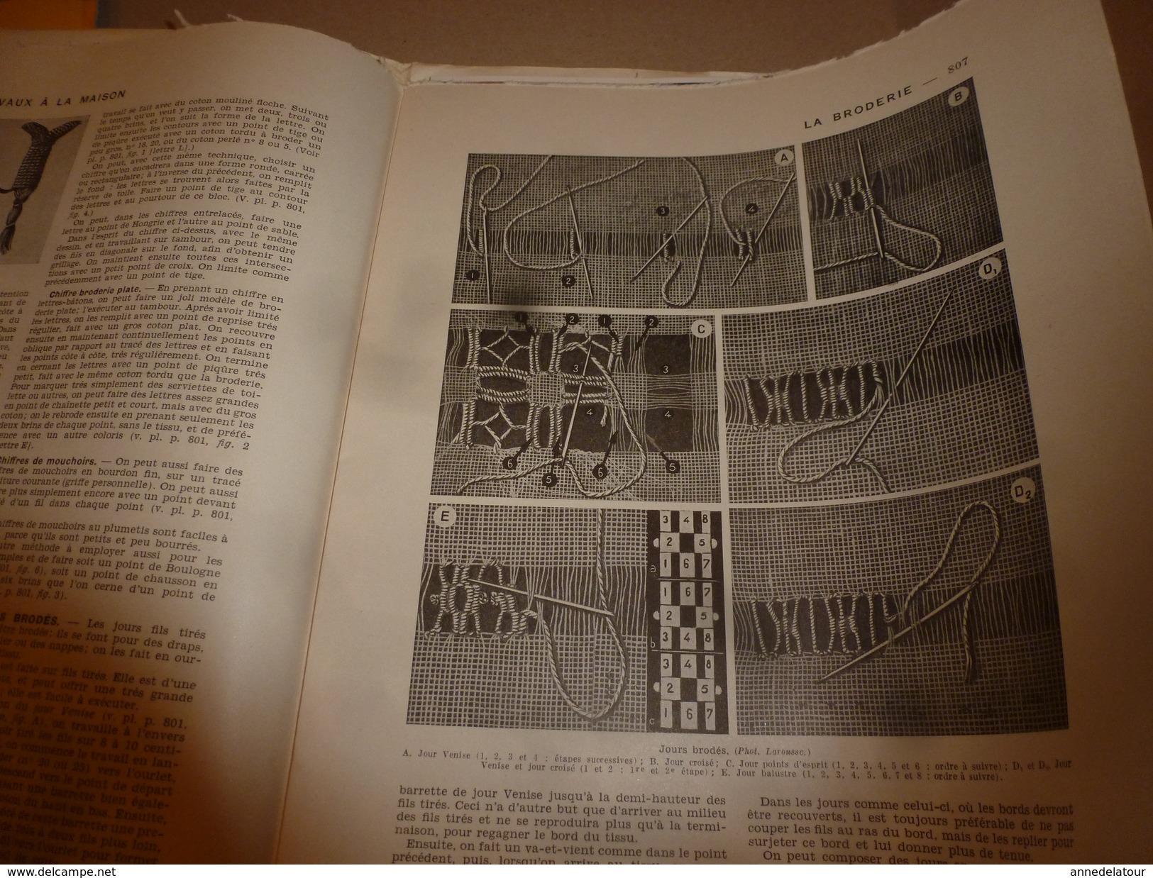 1950 ENCYCLOPEDIE FAMILIALE LAROUSSE ->Tapisserie,Broderie,Vitrail,Photographie,Cinématog,Encadrement,Cartonnage,Reliure - Encyclopédies