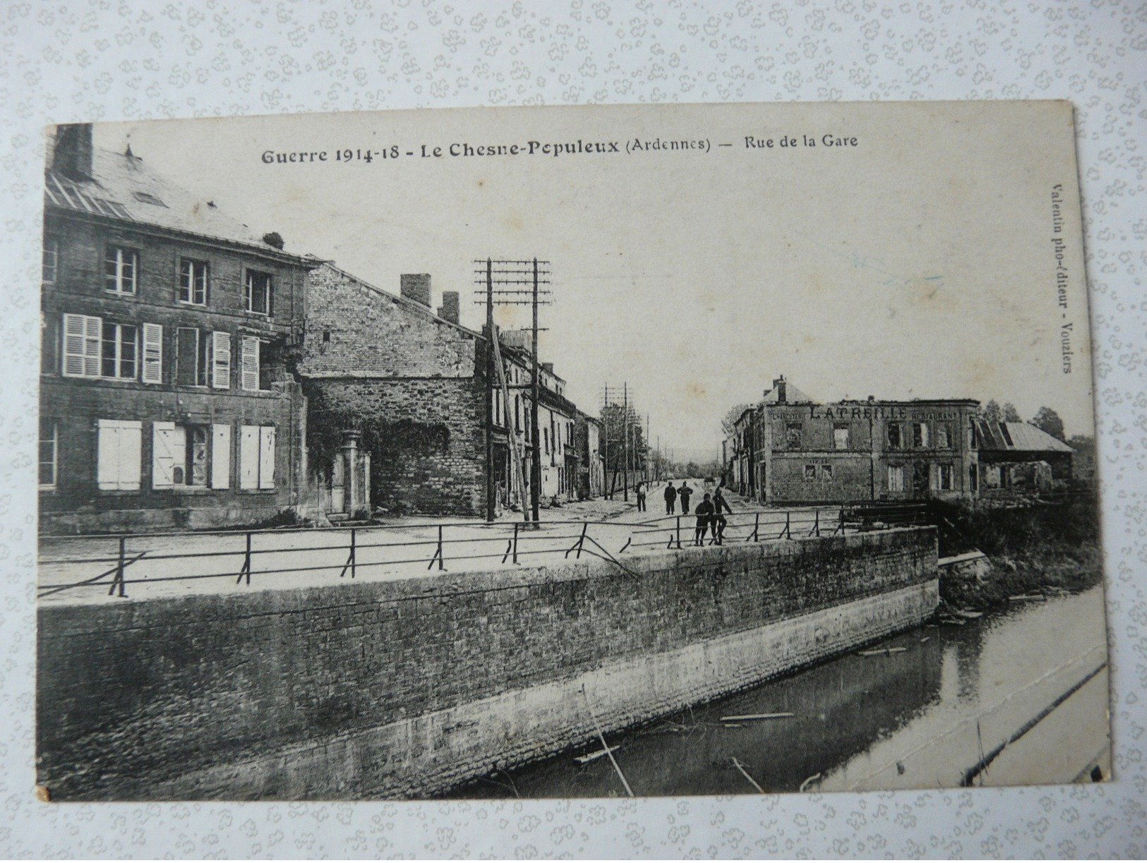 CPA4 - Carte Postale Ancienne Guerre 14-18 Le Chesne Populeux Rue De La Gare - Le Chesne