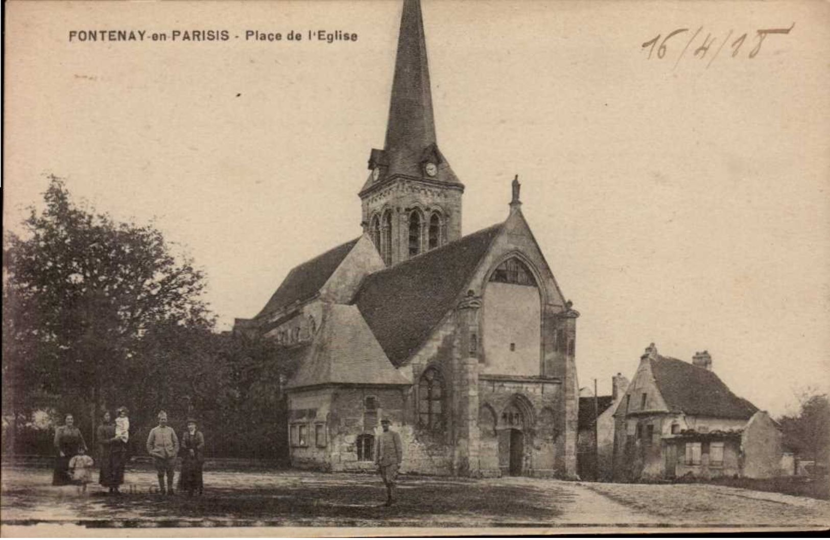 CPA 95 Fontenay En Parisis Place De L'Eglise Militaires En Uniforme - Autres & Non Classés