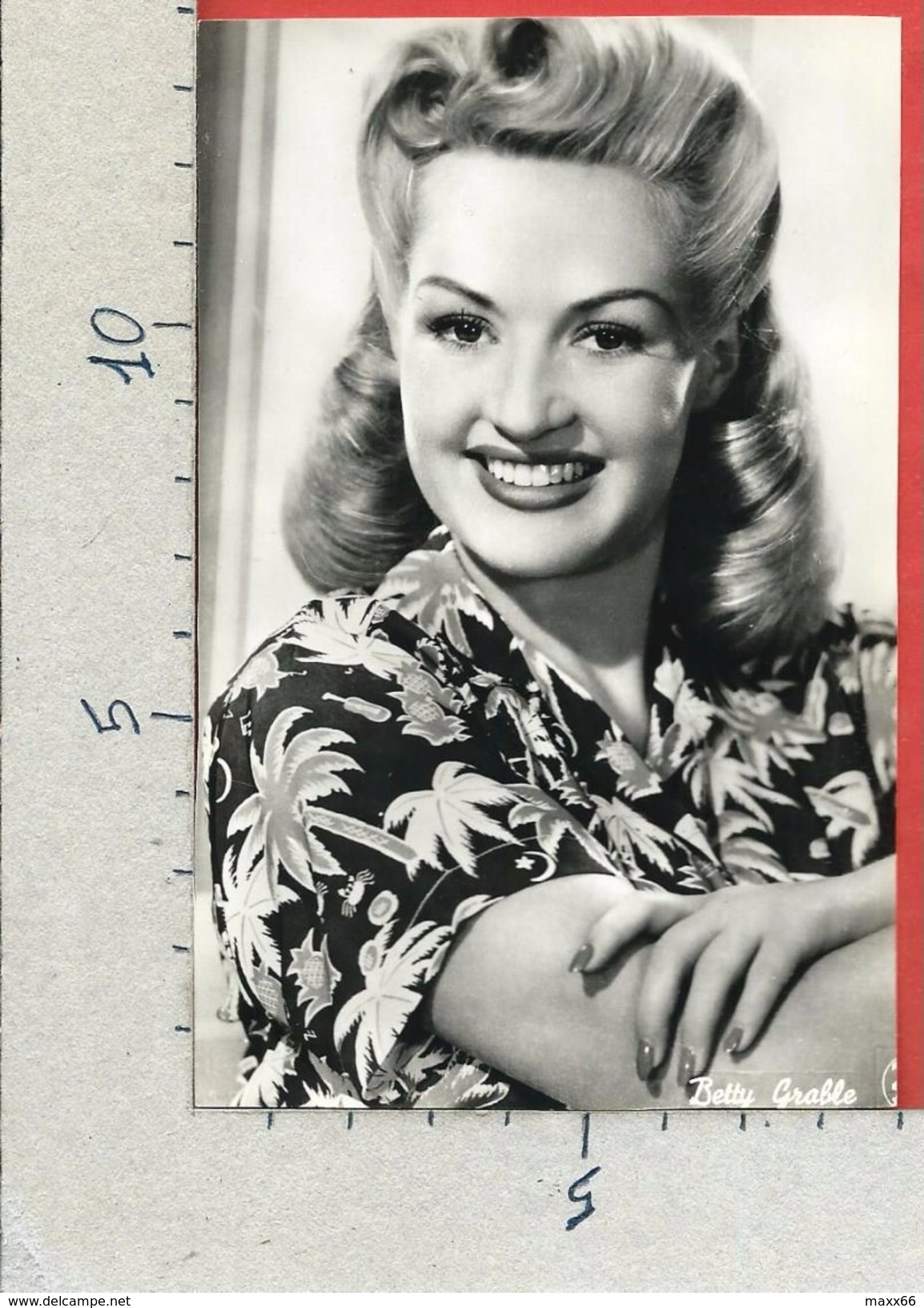 CARTOLINA NV ITALIA - CINEMA - ATTRICI - Betty Grable - TAGLIATA - Attori