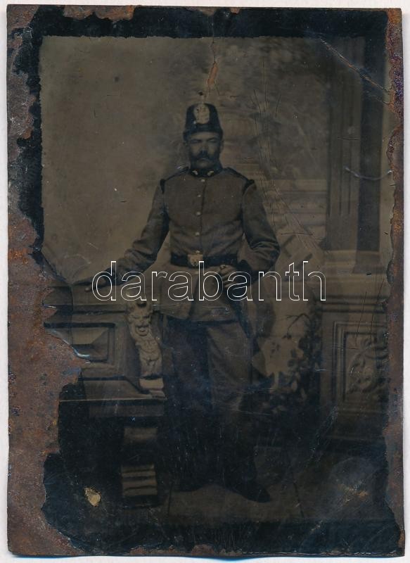 Cca 1890 Magyar Katonatisztet ábrázoló Ferrotípia. Fémlemezre Készült Fotó/ Hungarian Officer, Ferrotyp 9x6 Cm - Autres & Non Classés