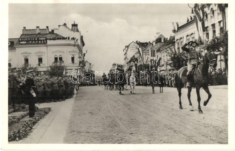 T2 1940 Kolozsvár, Cluj; Bevonulás, Horthy Miklós Tiszteleg / Entry Of The Hungarian Troops, Horthy Saluting, So. Stpl - Unclassified