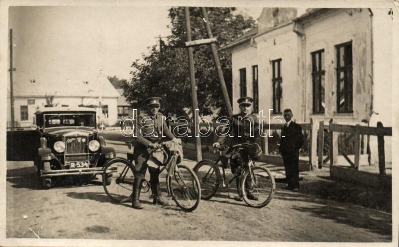 * T2/T3 Nagybégány, Velyka Bihan; Iskola, Katonák Biciklivel / School, Soldier With Bicycle, Automobile, Photo (EK) - Non Classés