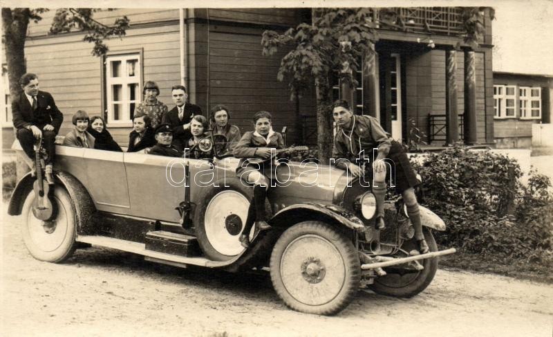 * T2 1928 Vintage Automobile, Photo - Unclassified