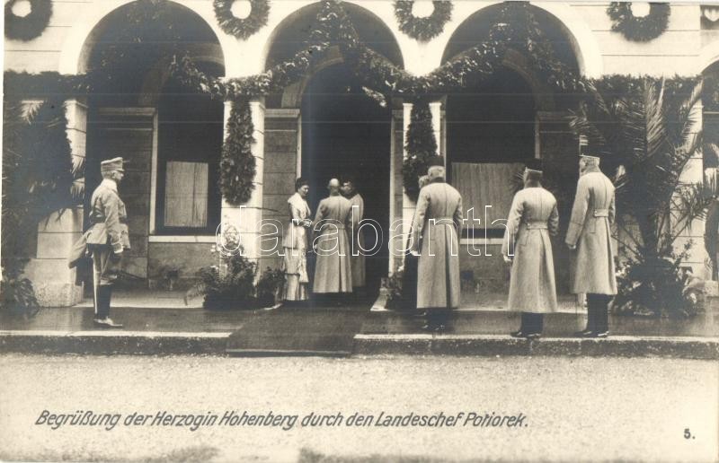 * T1/T2 Begrüssung Der Herzogin Hohenberg Durch Den Landeschef Potiorek / Oskar Potiorek Greets Sophie, Duchess Of Hohen - Unclassified