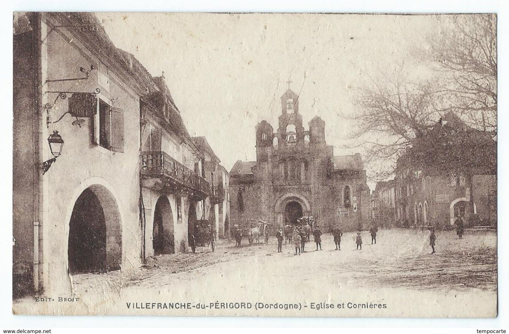 Villefranche-du-Périgord - Eglise Et Cornières - Autres & Non Classés