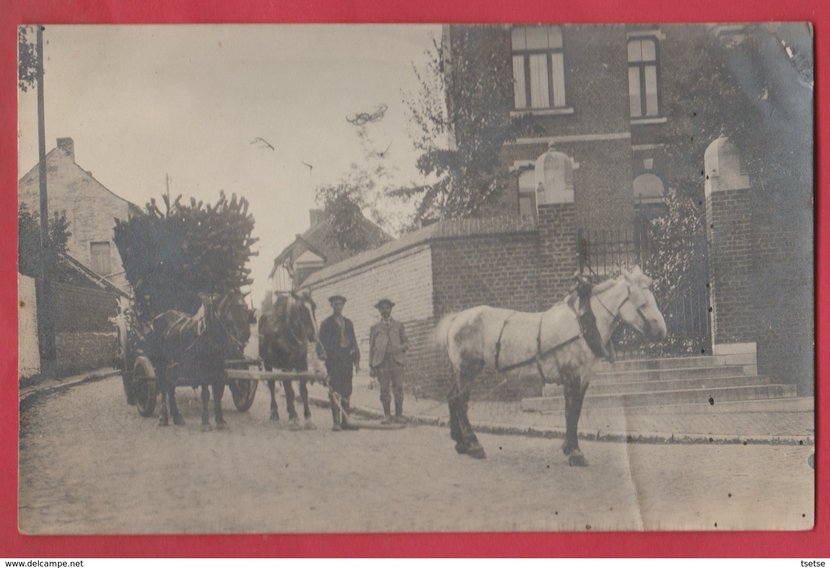 Attelage Dans Une Rue... Transport De Bois ... Personnages ...  à Situer - A Identifier