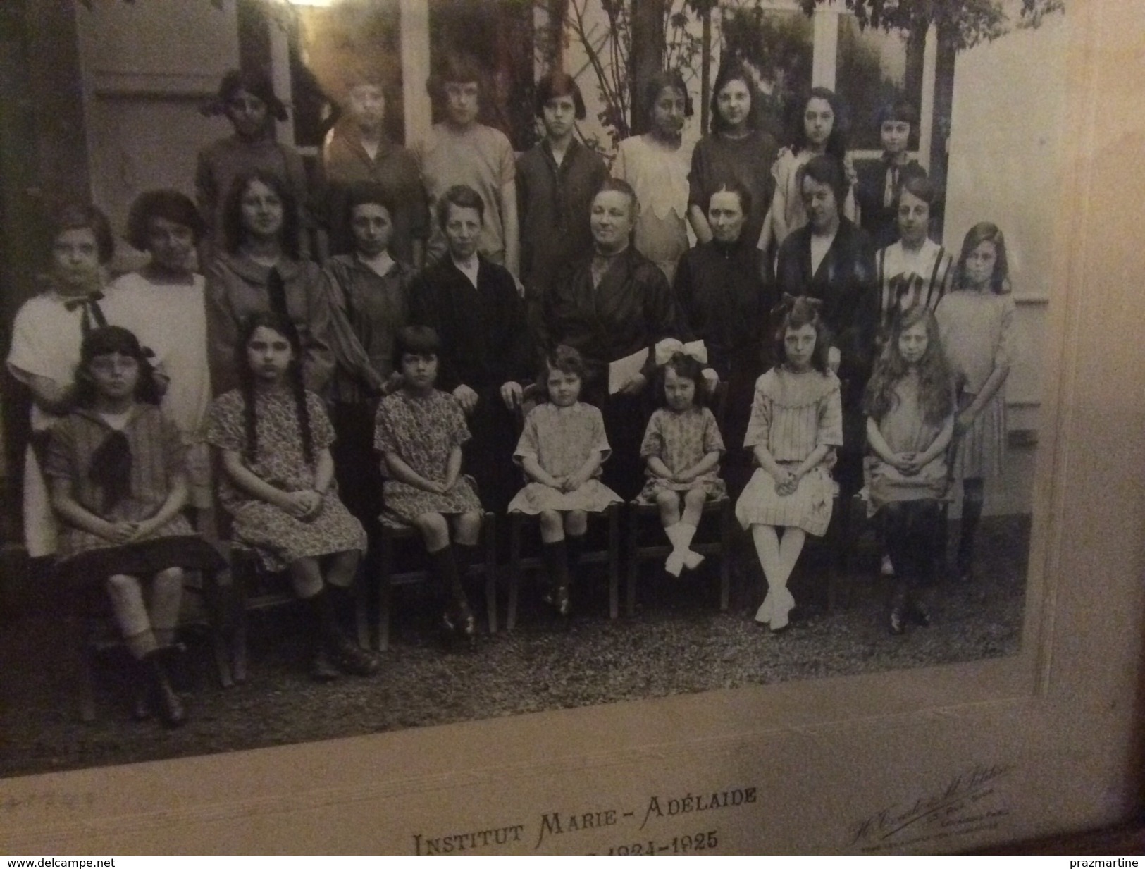 Photo De Classe -Institut Marie-Adelaide-Abbeville 1924-1925 - Personnes Anonymes