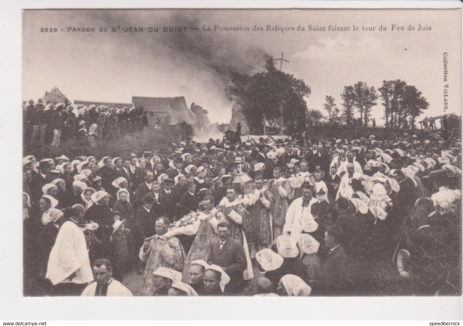 26320- Saint Jean Du Doigt - France Bretagne -procession Reliques Faisant Tour Feu De Joie -3039 Villard -costume Breton - Autres & Non Classés