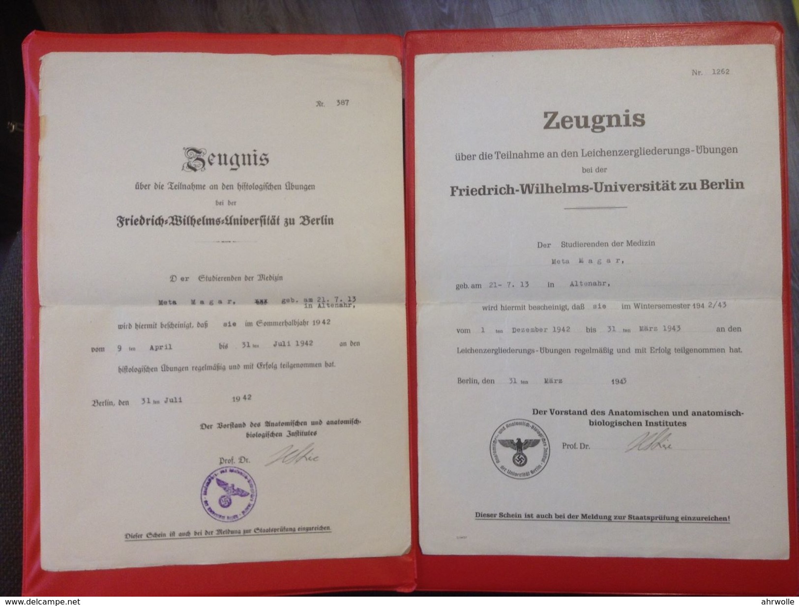 Zeugnis Friedrich Wilhelms Universität Berlin 2 Zeugnisse 1942, 1943 Medizin - Diplômes & Bulletins Scolaires