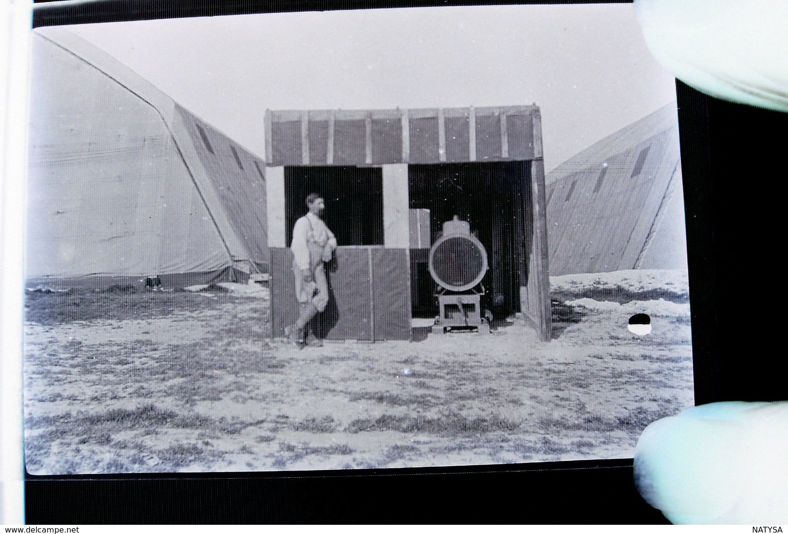 Guerre 14-18 AVIATION Projecteur Anti Aerien Et Repas Deux Négatifs Par Militaire Escadrille VB 110 - 1914-18