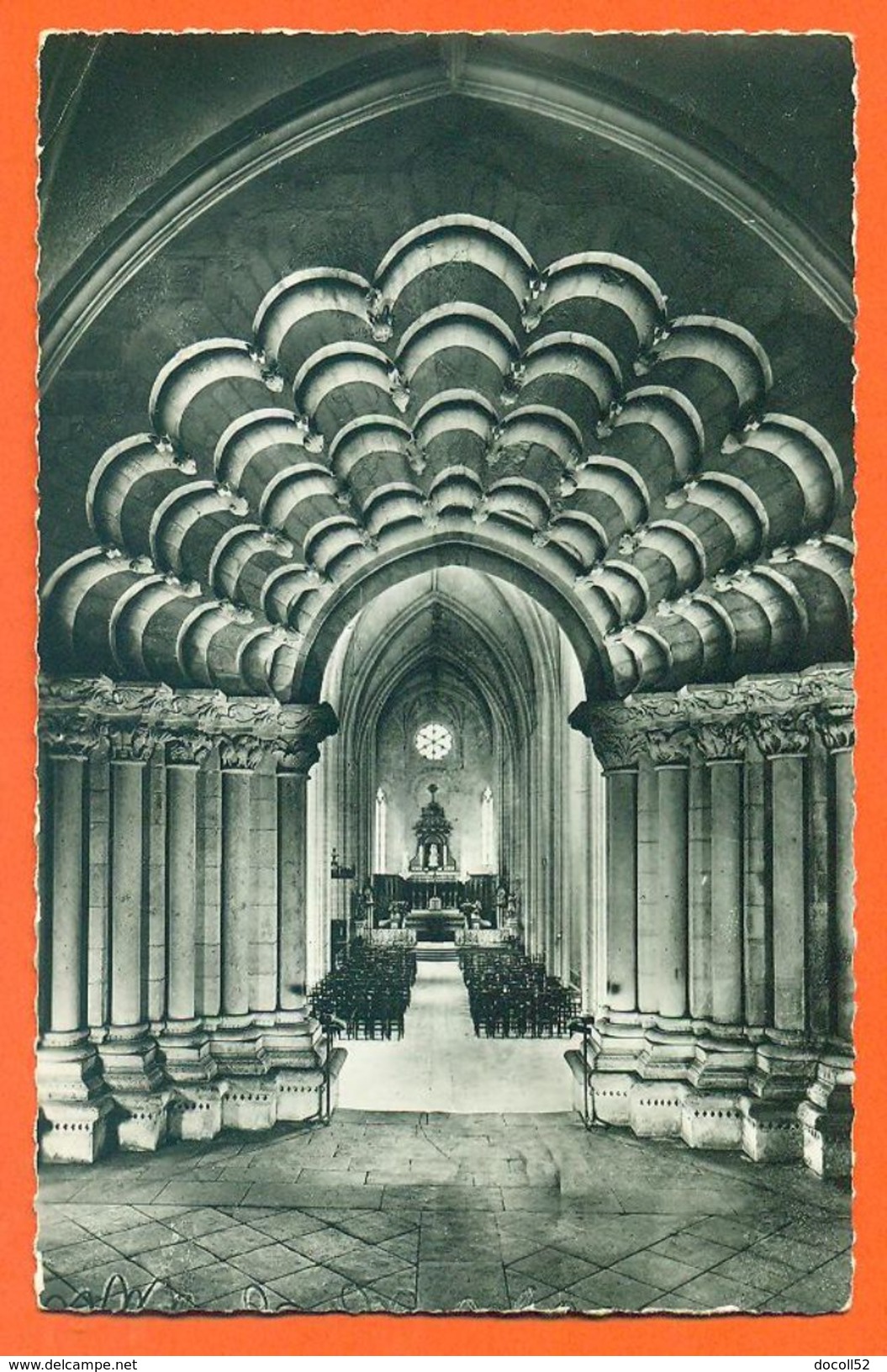 CPSM PF 79 Celles Sur Belle " église Abbatiale - Portail Remarquable" CPSMPF - Celles-sur-Belle