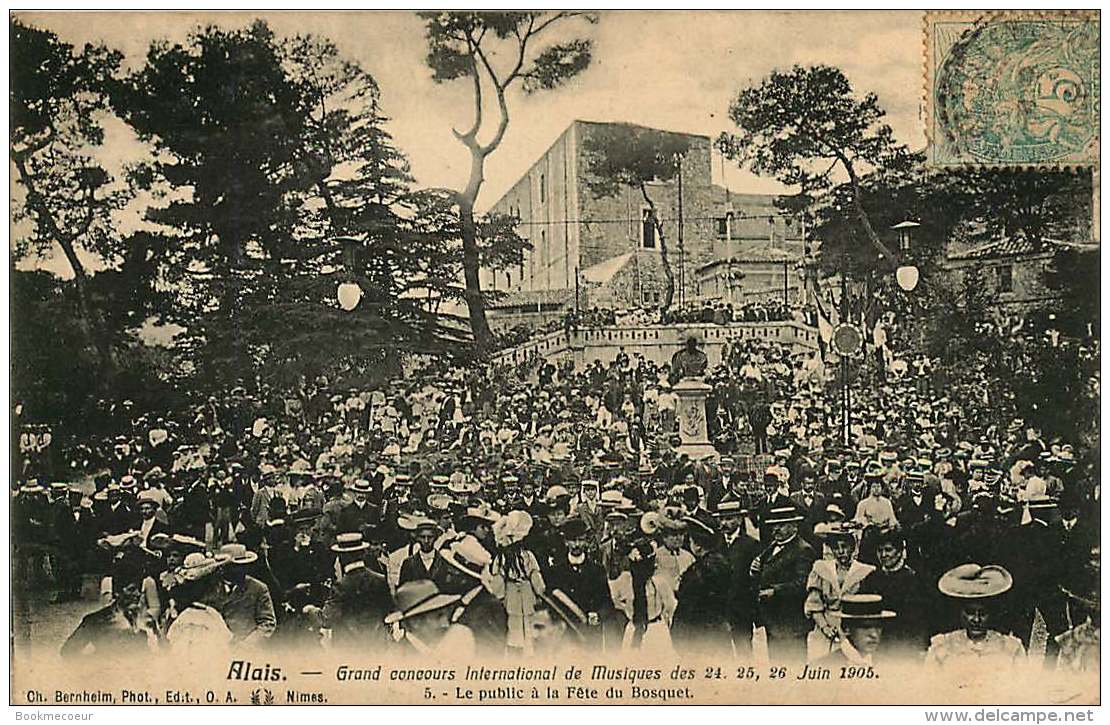 30 ALAIS  GRAND CONCOURS INTERNATIONAL DE MUSIQUES DES 24 25 26 JUIN 1905 5 LE PUBLIC A LA FETE DU BOSQUET - Alès