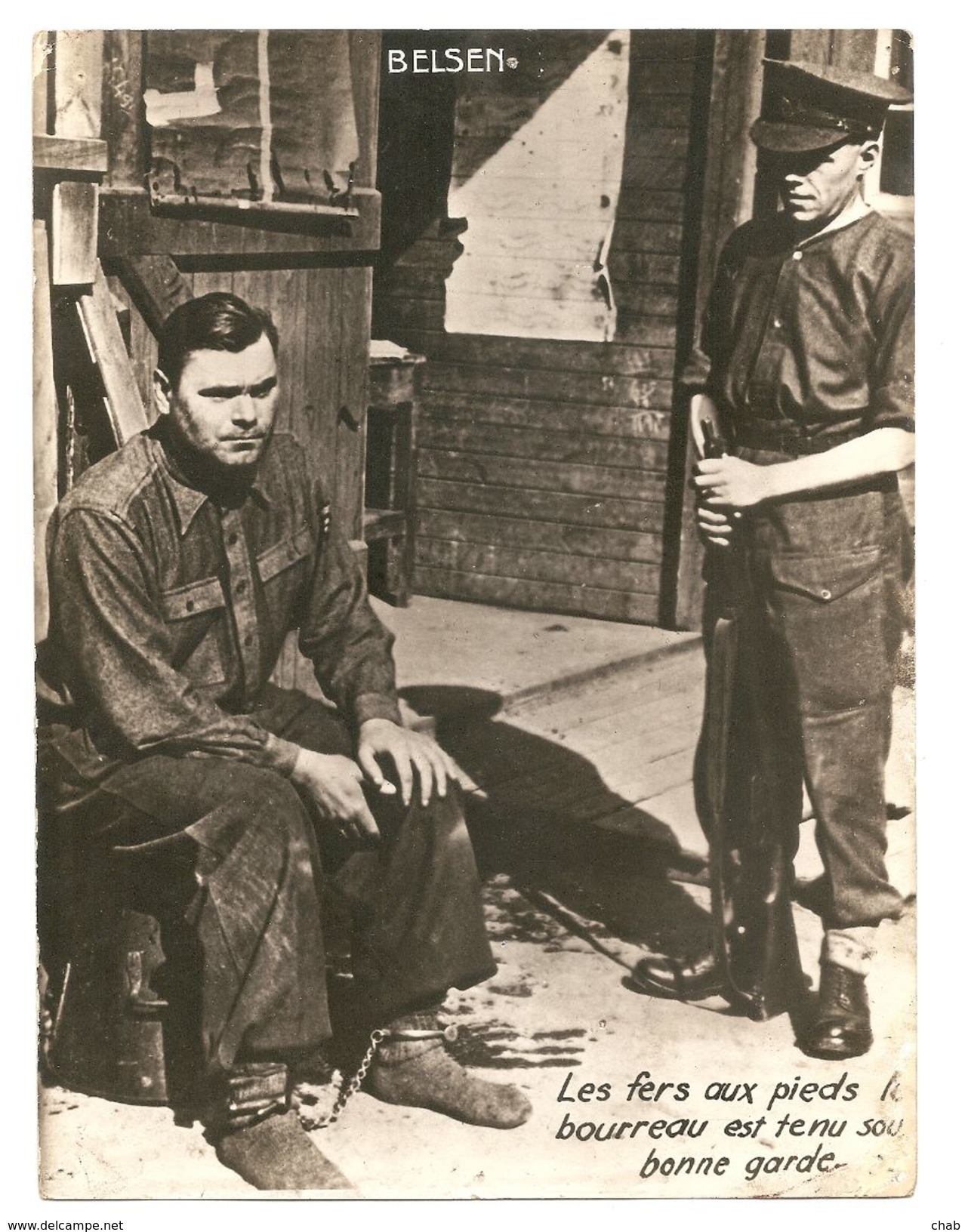 Pas Connaisseur Photo -BELSEN - Camp De Concentration Nazi -- Au Verso "tampon Service Photographique"-WW2- GUERRE 39-45 - Guerra, Militares