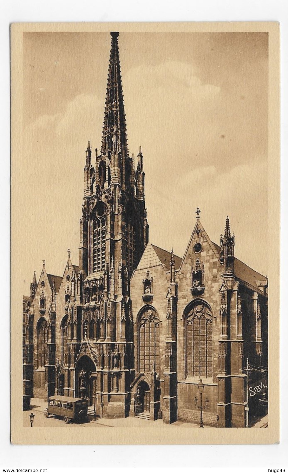 LILLE - EGLISE SAINT MAURICE AVEC VIEUX CAR - CPA NON VOYAGEE - Lille