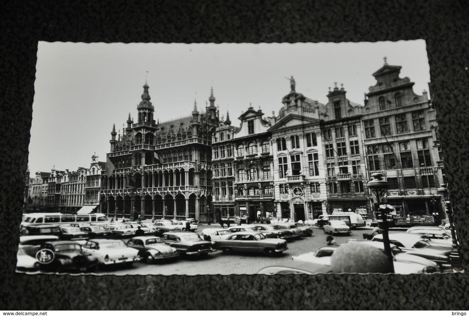 140-Brussel, Bruxelles, Grote Markt / Auto's - Marchés