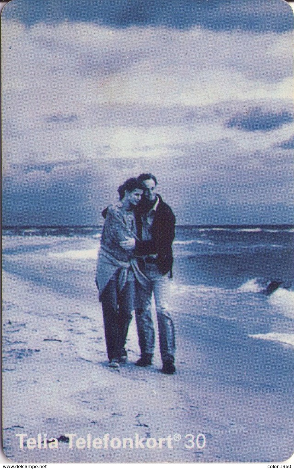 SUECIA. SE-TEL-030-0009. Couple On The Beach. 1994-03. (463) - Suecia