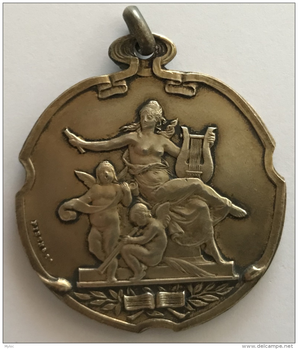 Médaille. Harmonie Communale D'Ixells 1928.  50mm - 43gr - Professionals / Firms