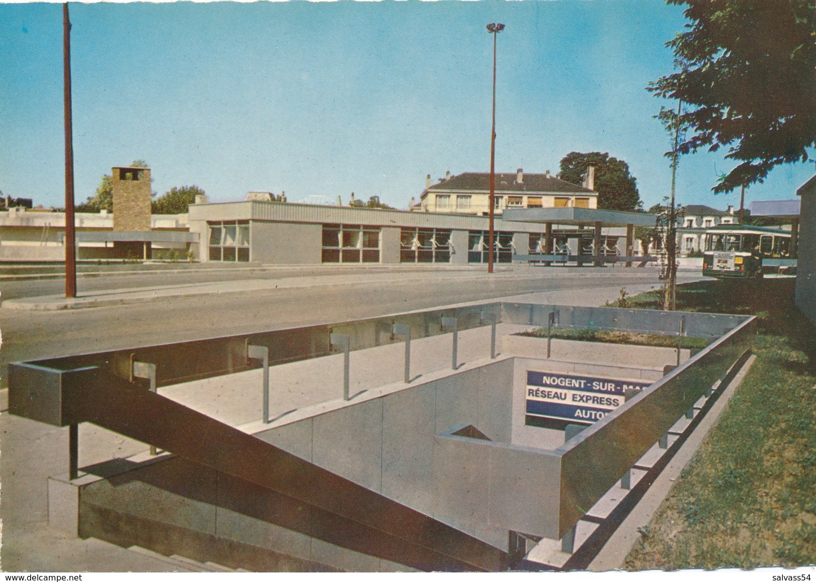 94) NOGENT-SUR-MARNE : La Gare Du R.E.R. - Nogent Sur Marne