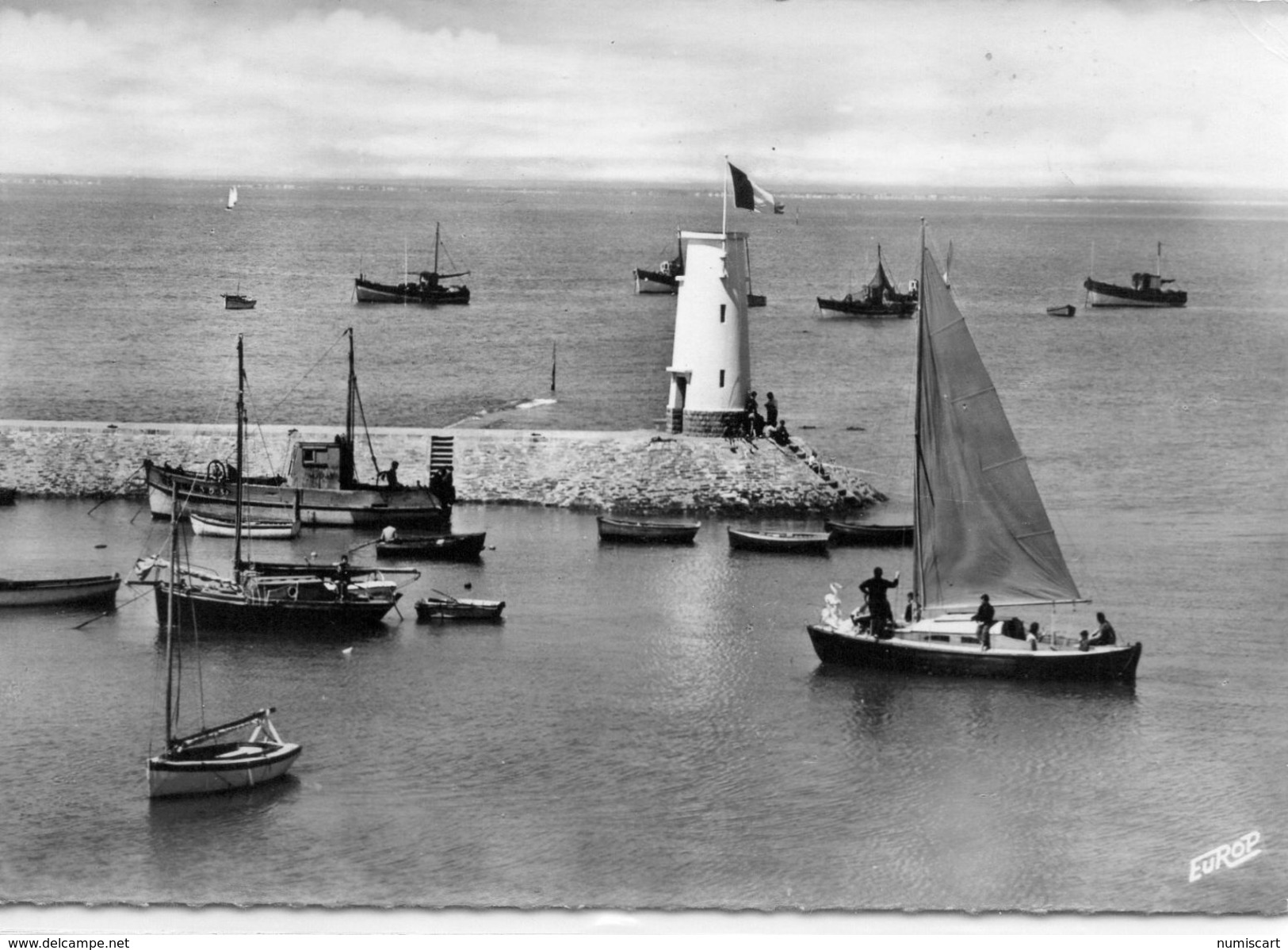 Piriac-sur-Mer Animée Le Port La Jetée Le Phare Bateaux De Pêche - Piriac Sur Mer