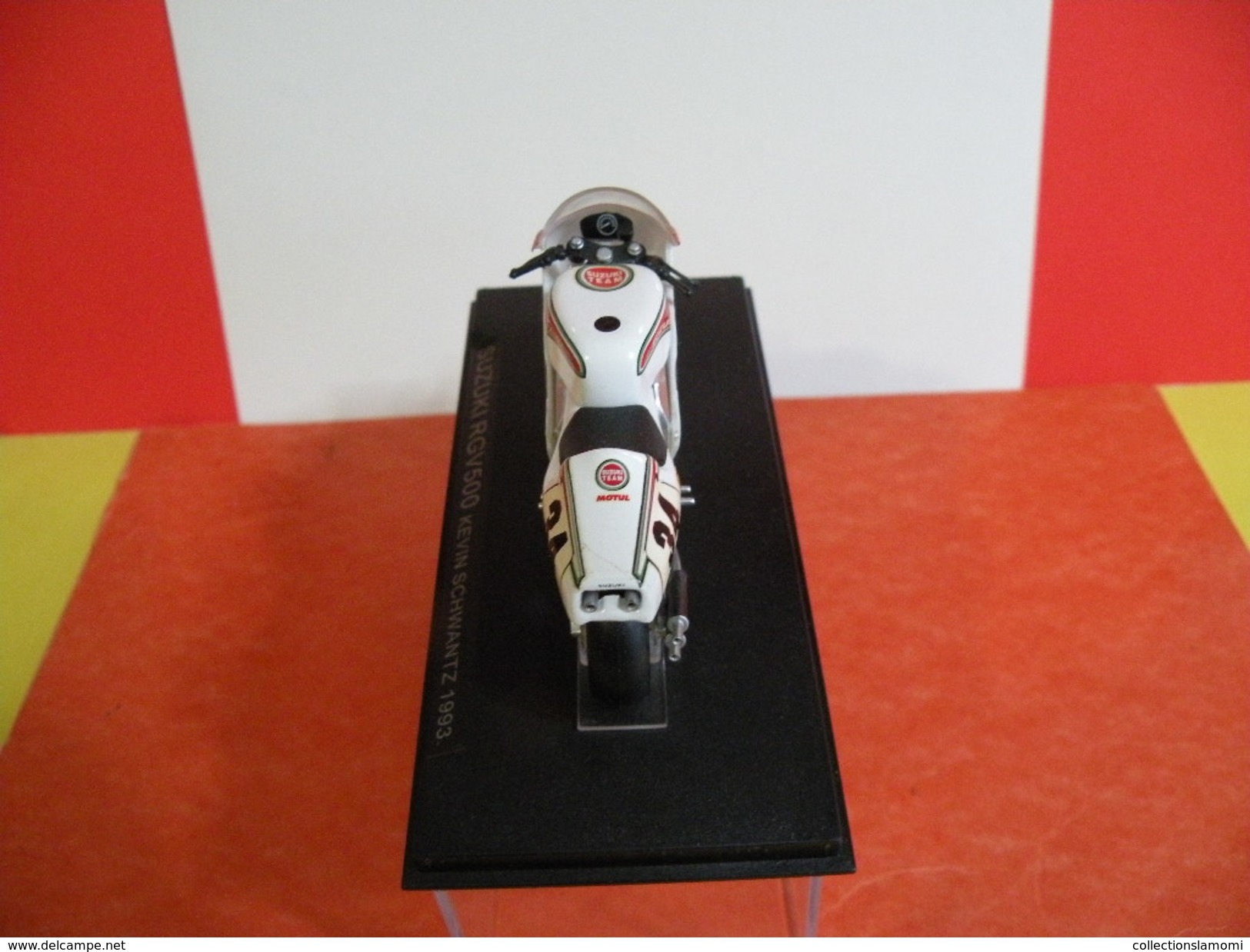 MOTO 1/24 > Suzuki RG 500 Kevin Schwantz 1993 Sous Vitrine - Motos